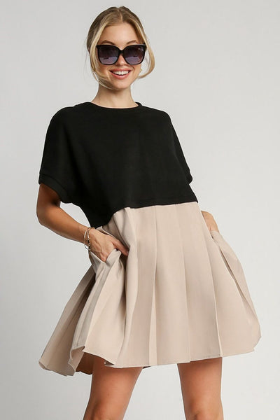 Umgee Round Neck Pleated Dress with Side Pockets